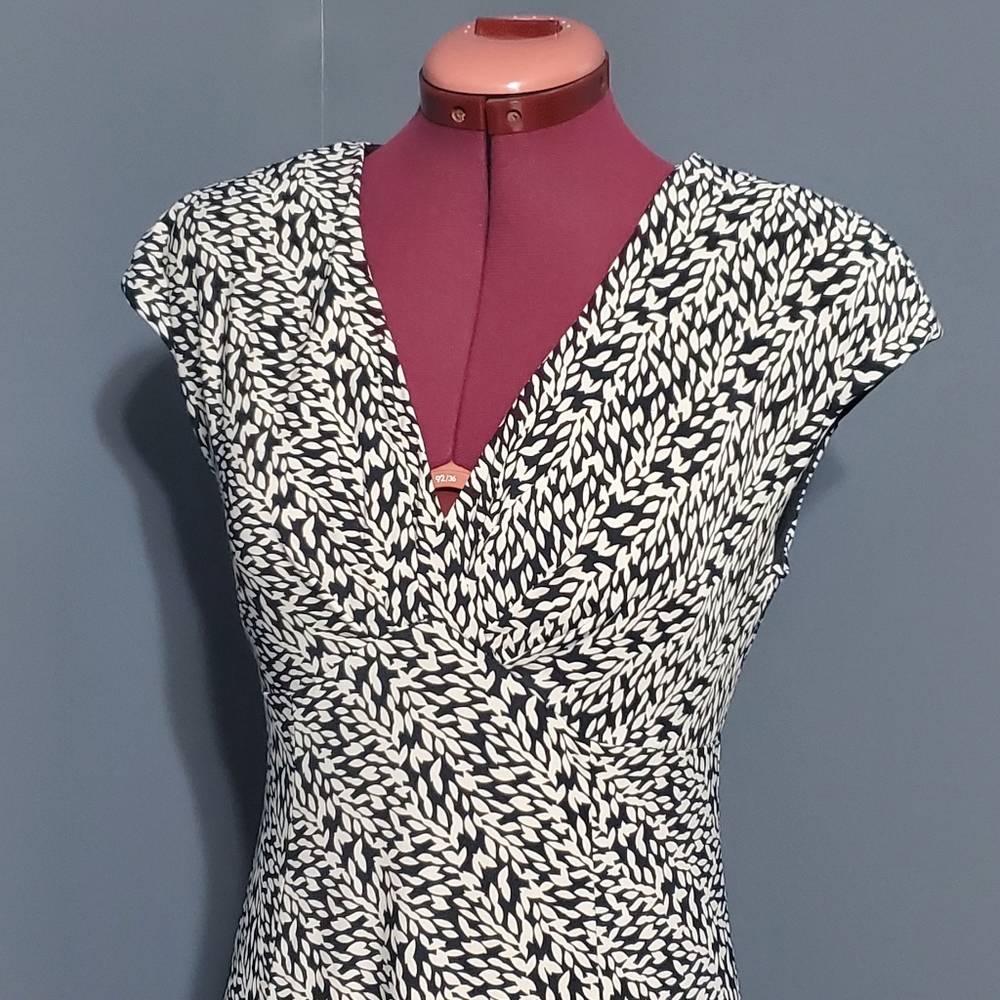 New Directions Black and White Patterned Maxi Dress - Picture 2 of 7